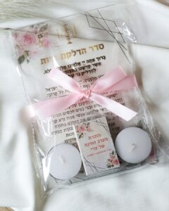 דגם פרחים זהב